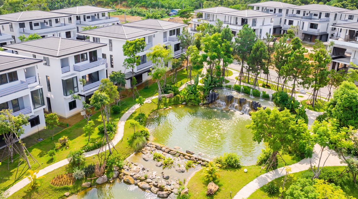 Hệ thống cảnh quan và tiện ích nội khu cũng đã được hoàn thiện